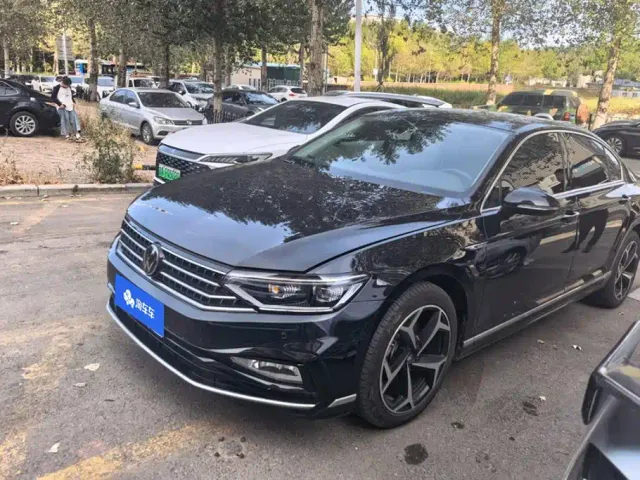 Фотография автомобиля — Volkswagen Magotan