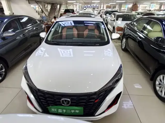 Changan Eado — Фото автомобиля 2