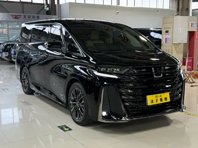 Toyota Vellfire — Фото автомобиля 3