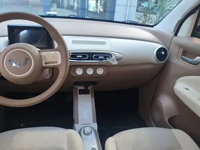 Wuling Hongguang Mini EV — Фото автомобиля 12