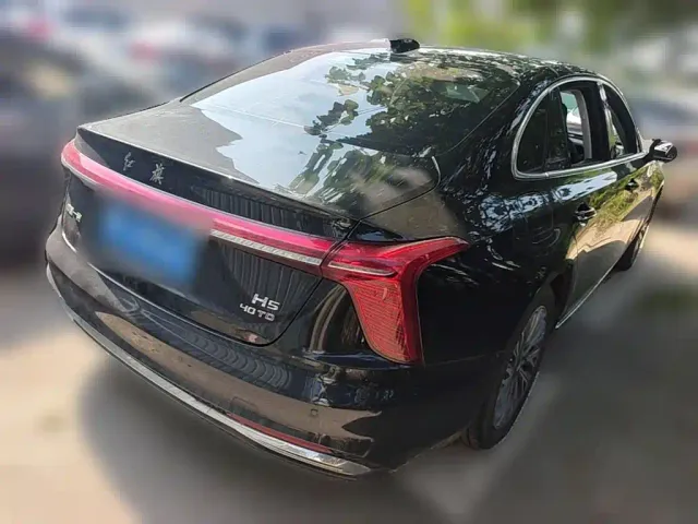 Hongqi H5 — Фото автомобиля 9