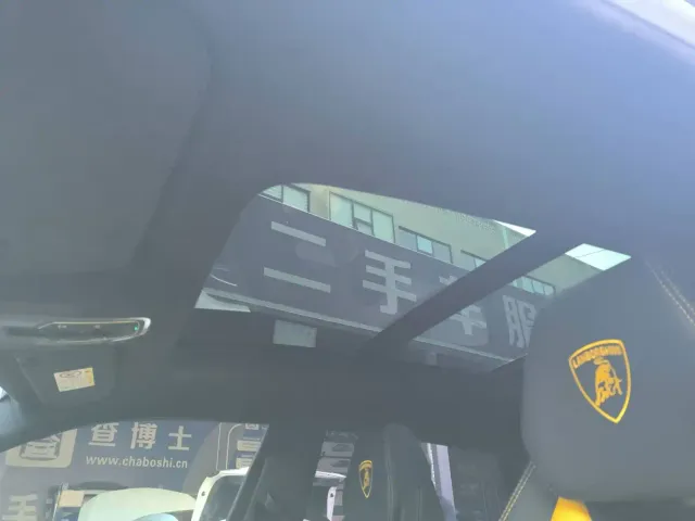 Lamborghini Urus — Фото автомобиля 19