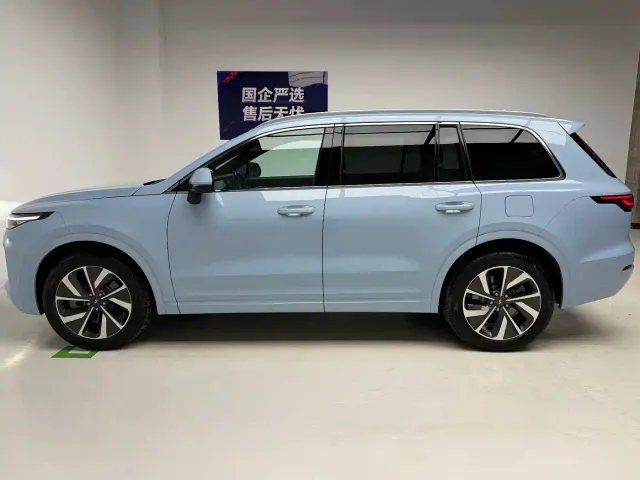 Li Auto ONE — Фото автомобиля 9