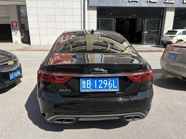 Jaguar XFL — Фото автомобиля 6