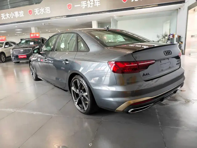 Audi A4L — Фото автомобиля 7