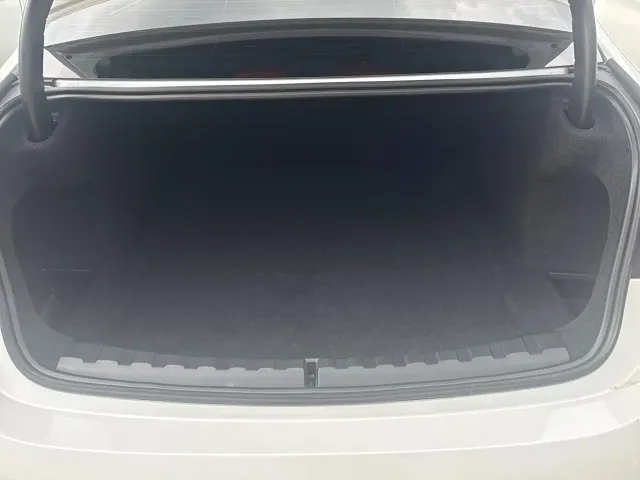BMW 3 Series — Фото автомобиля 7