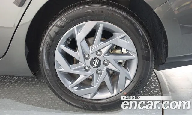 Hyundai Avante CN7 — Фото автомобиля 6