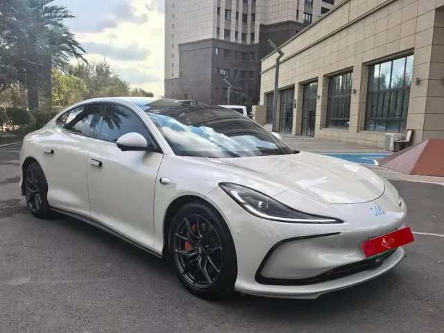 IM Motors L6 — Фото автомобиля 3