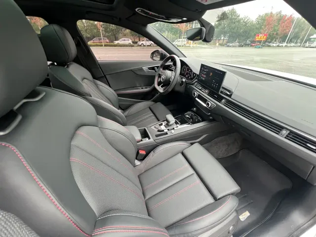 Audi A4L — Фото автомобиля 13
