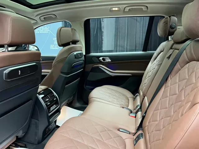 BMW X7 — Фото автомобиля 9
