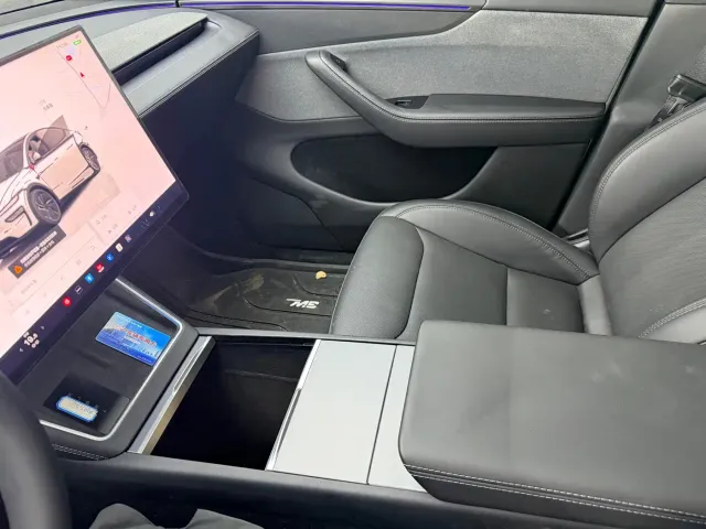 Tesla Model Y — Фото автомобиля 8
