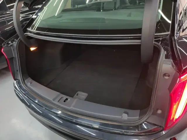 Hongqi E-QM5 — Фото автомобиля 18