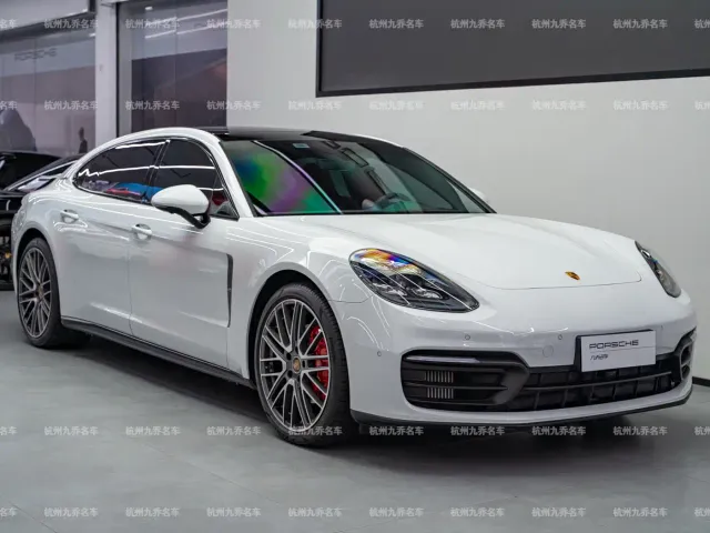 Porsche Panamera — Фото автомобиля 3