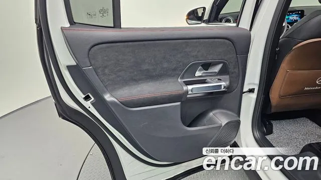 Mercedes-Benz GLB-Class — Фото автомобиля 25