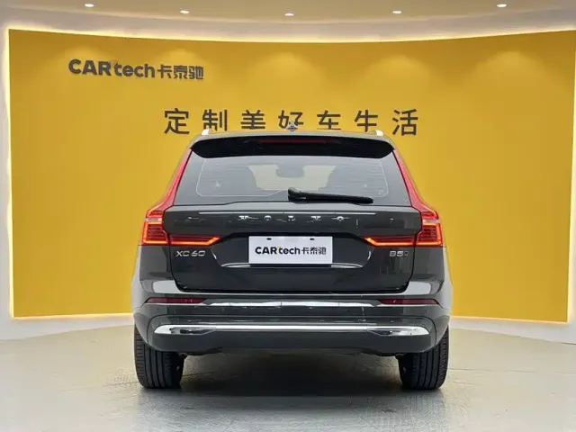 Volvo XC60 — Фото автомобиля 6