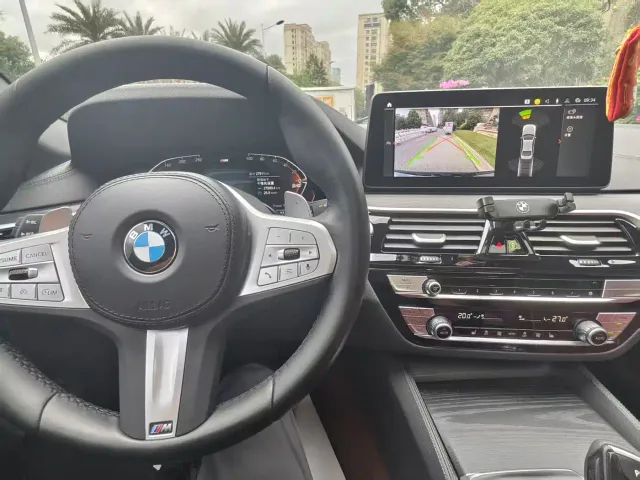 BMW 5 Series — Фото автомобиля 14