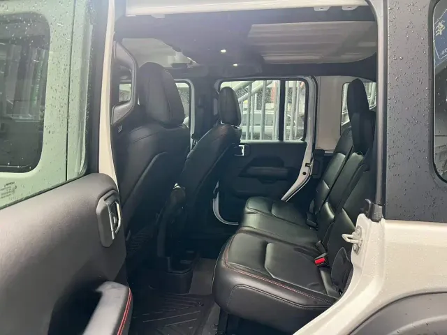 Jeep Wrangler — Фото автомобиля 9