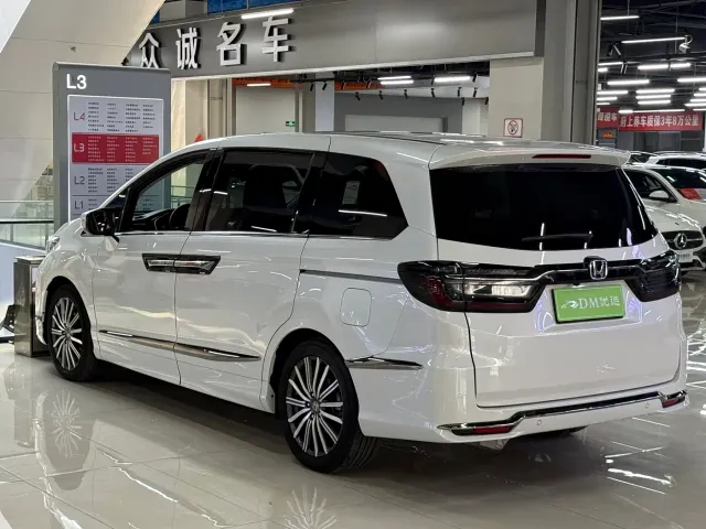Honda Elysion — Фото автомобиля 7