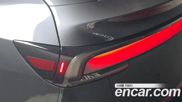 Tesla Model Y — Фото автомобиля 23