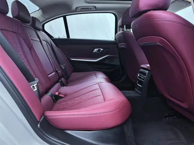 BMW 3 Series — Фото автомобиля 10