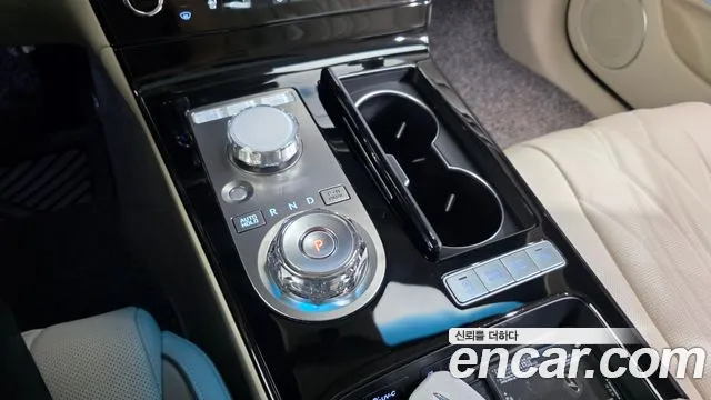 Genesis G80 Бензин 2.5 турбо AWD — Фото автомобиля 8
