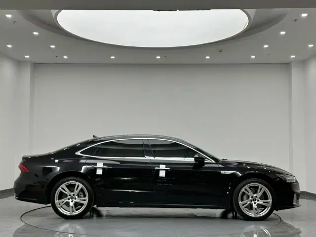 Audi A7L — Фото автомобиля 3
