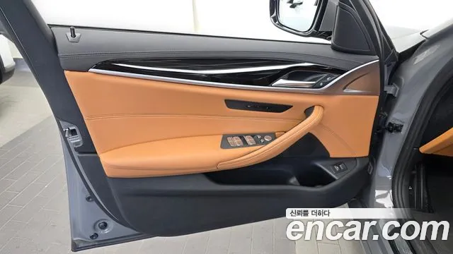 BMW 5 Series G30 — Фото автомобиля 13