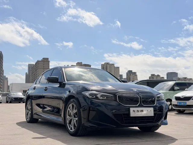 BMW i3 — Фото автомобиля 3