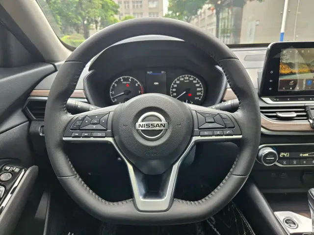 Nissan Teana — Фото автомобиля 8