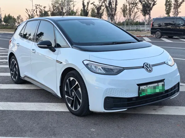 Volkswagen ID.3 — Фото автомобиля 3