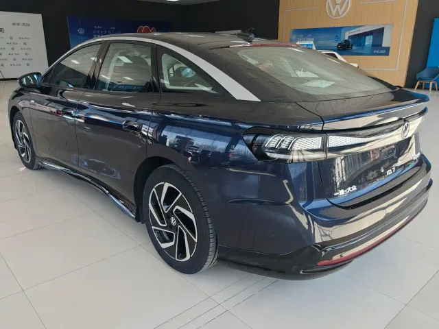 Volkswagen ID.7 Vizzion — Фото автомобиля 7