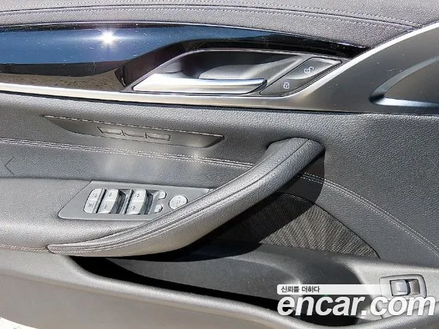 BMW 5 Series G30 — Фото автомобиля 12
