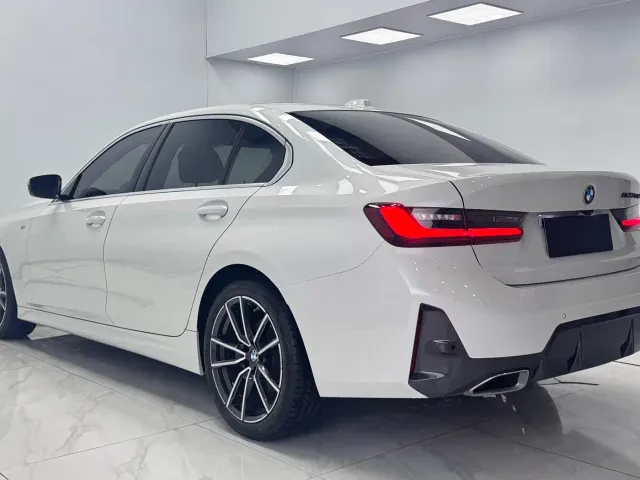 BMW 3 Series — Фото автомобиля 4