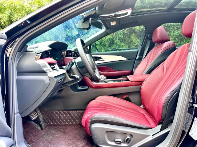 Hongqi H5 — Фото автомобиля 4