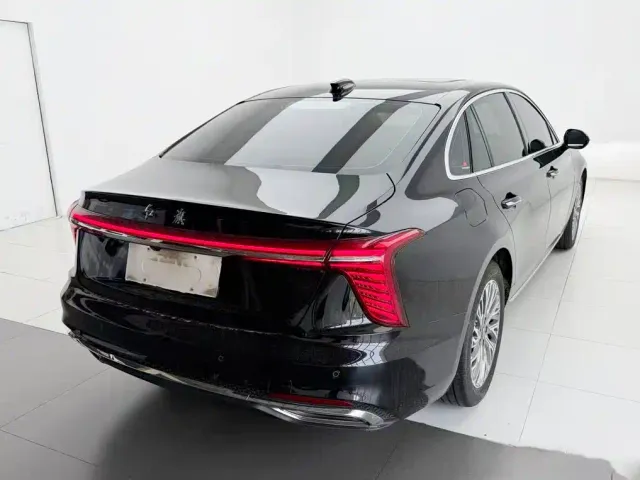 Hongqi H5 — Фото автомобиля 9