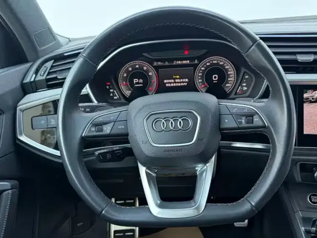 Audi Q3 — Фото автомобиля 12