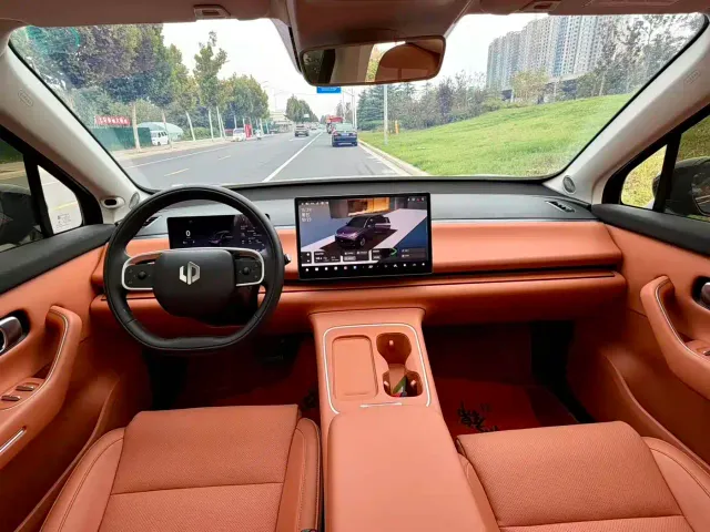 Leapmotor C10 — Фото автомобиля 5
