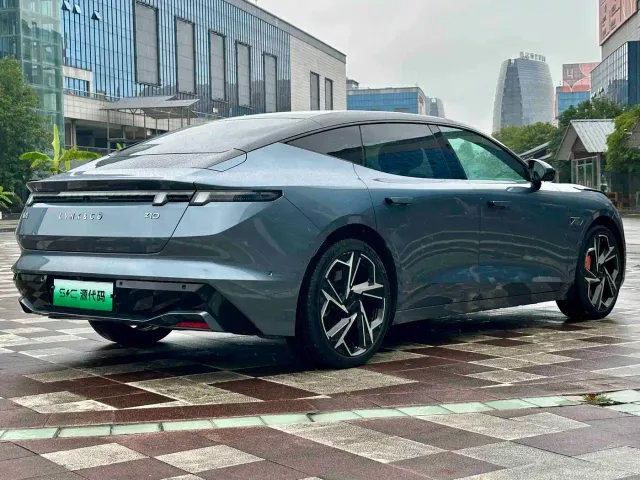 Lynk & Co Z10 — Фото автомобиля 16