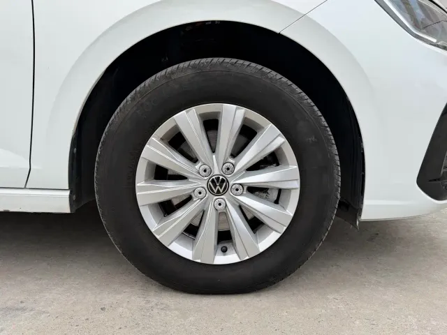 Volkswagen Lavida — Фото автомобиля 18