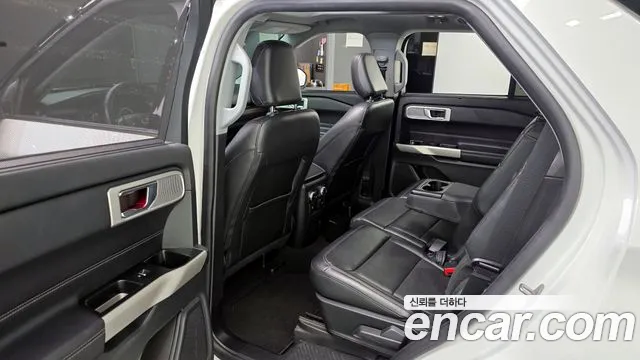 Ford Explorer — Фото автомобиля 11