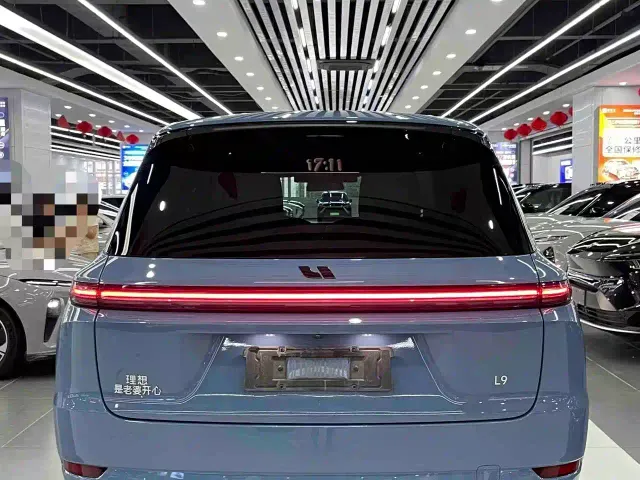 Li Auto Li Xiang L9 2022 Max — Фото автомобиля 9