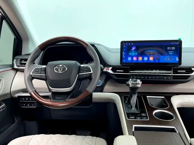 Toyota Sienna — Фото автомобиля 26