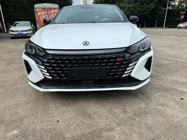 Dongfeng Yixuan MAX — Фото автомобиля 2