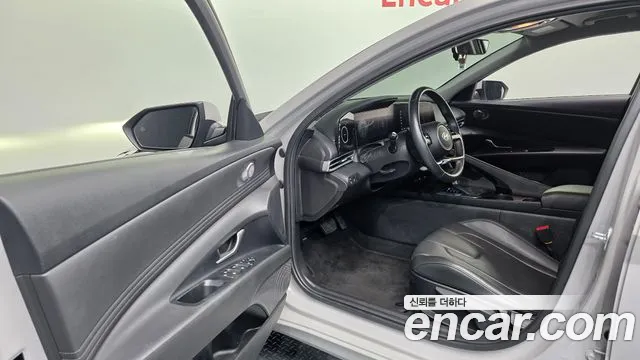 Hyundai Avante CN7 — Фото автомобиля 9
