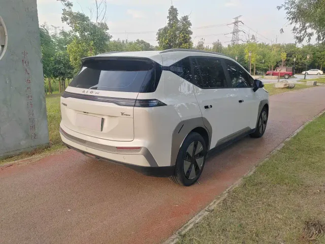 GAC Aion Y — Фото автомобиля 7