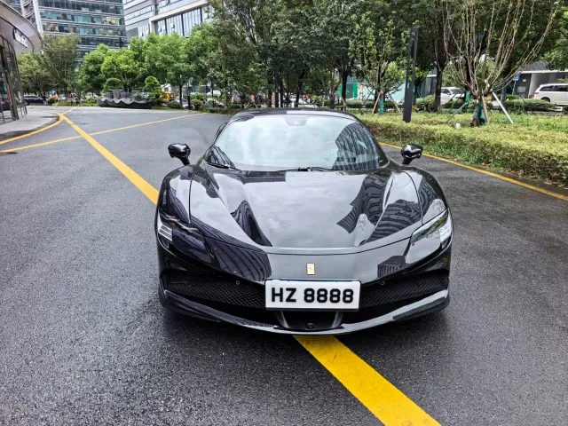 Ferrari SF90 — Фото автомобиля 2