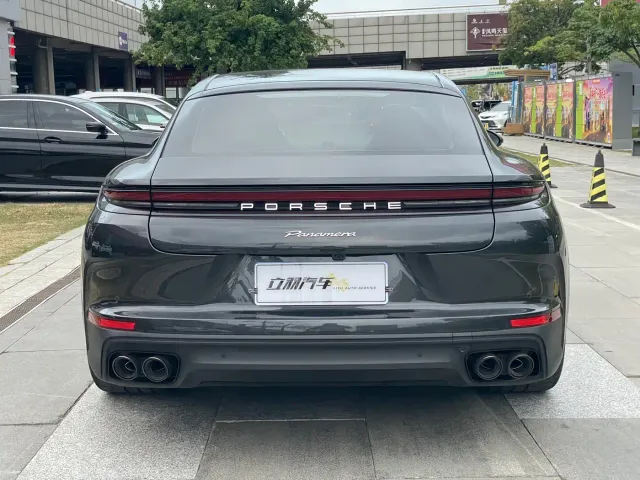 Porsche Panamera — Фото автомобиля 14