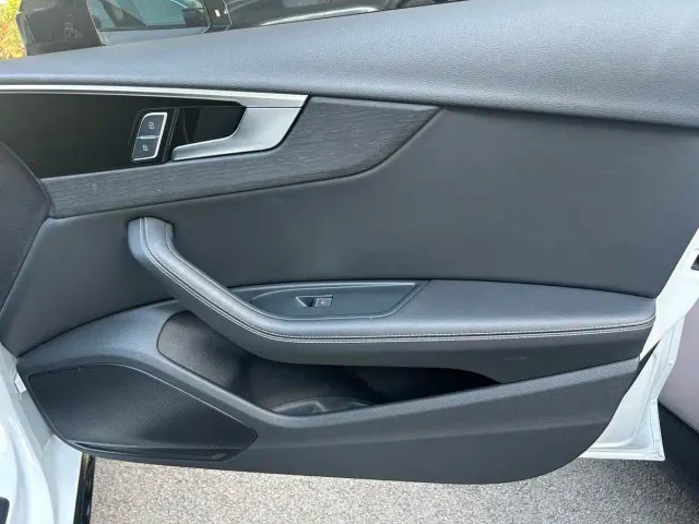 Audi A4L — Фото автомобиля 21