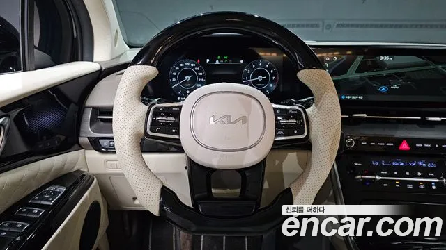 Kia Carnival Generation 4 — Фото автомобиля 13