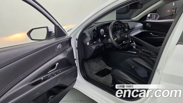 Hyundai Avante CN7 — Фото автомобиля 15